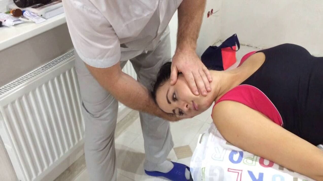 A patient with cervical osteochondrosis demonstrates manual therapy sessions